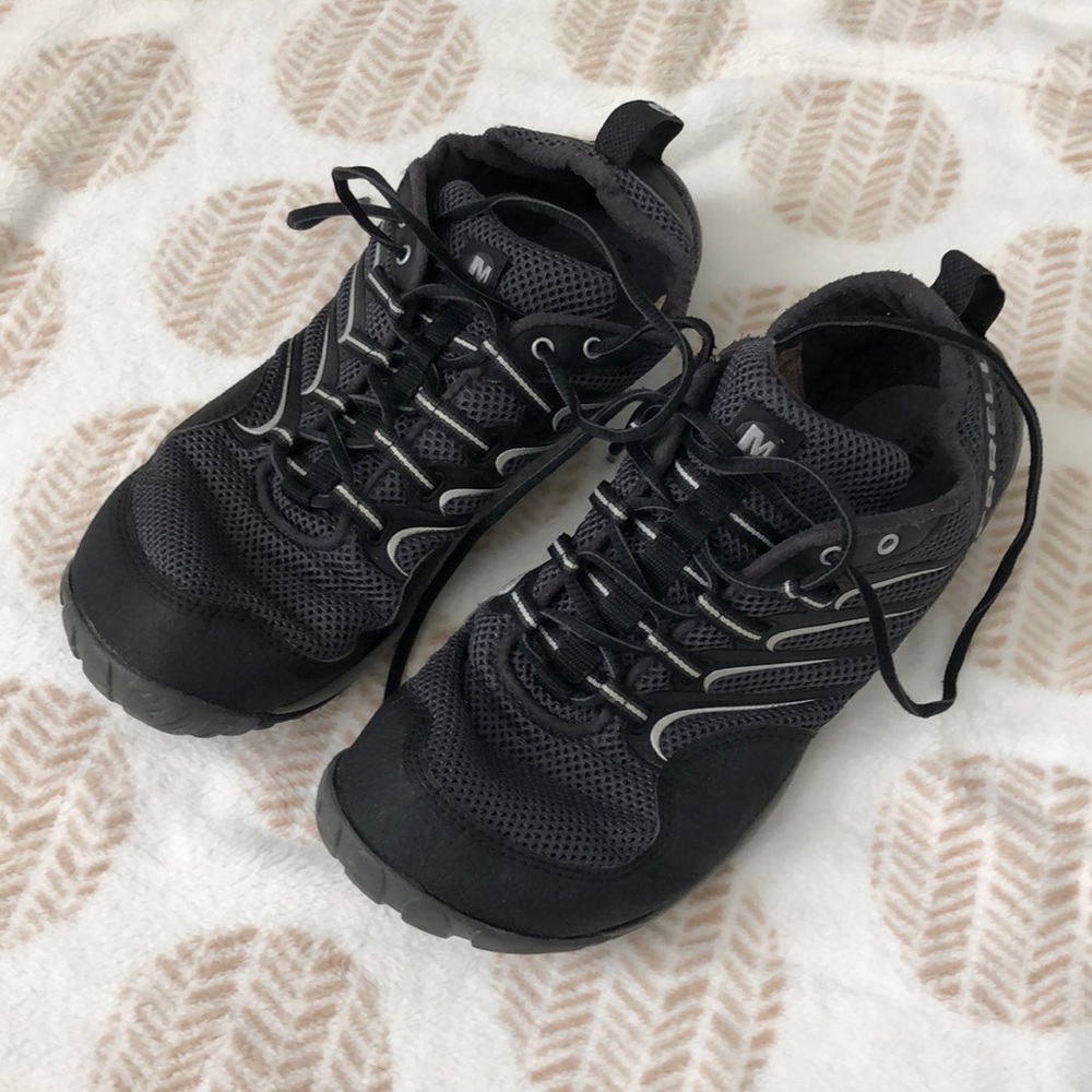 MERRELL VIBRAM SHOES.